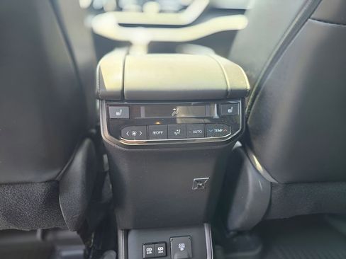 Used 2021 Toyota Highlander Platinum AWD/4WD image 15
