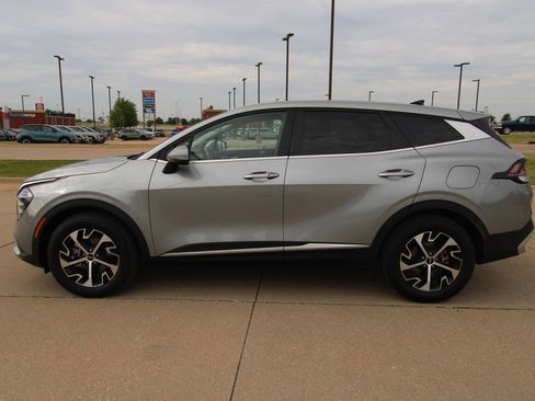 Used 2024 Kia Sportage EX FWD image 16