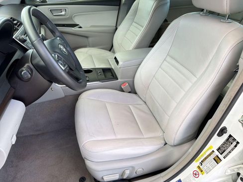 Used 2017 Toyota Camry XLE FWD image 5