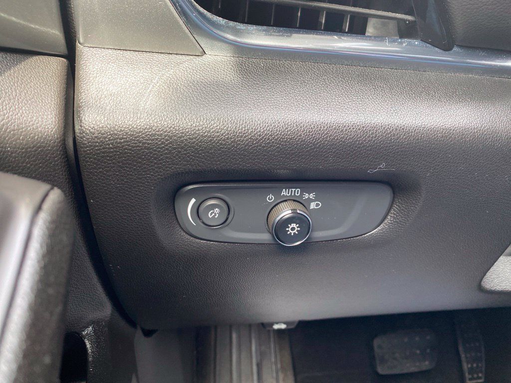 Used 2019 Chevrolet Traverse LS w/ LPO, Floor Liner Package AWD/4WD image 24