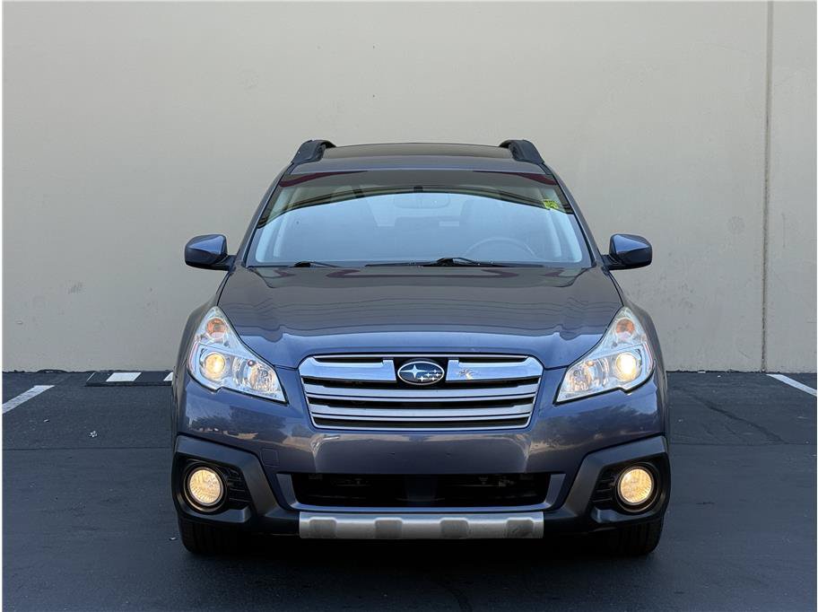 Used 2014 Subaru Outback 2.5i Limited w/ Moonroof Package AWD/4WD image 2