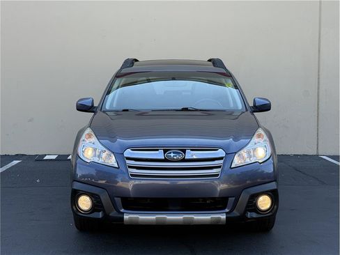 Used 2014 Subaru Outback 2.5i Limited w/ Moonroof Package AWD/4WD image 2