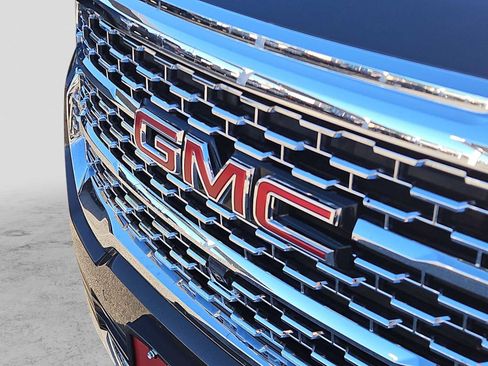 Used 2020 GMC Acadia Denali image 13