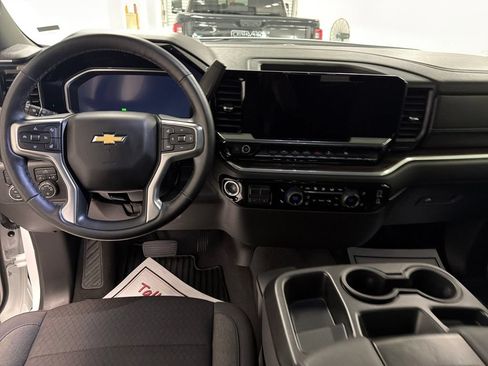 Used 2026 Chevrolet Silverado 1500 LT AWD/4WD image 14