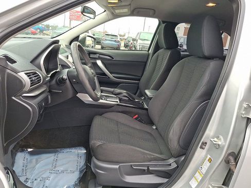 Used 2020 Mitsubishi Eclipse Cross LE image 13