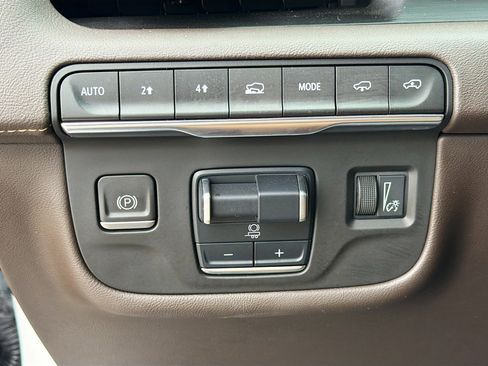 Used 2023 Cadillac Escalade ESV Premium Luxury w/ Performance Package image 37