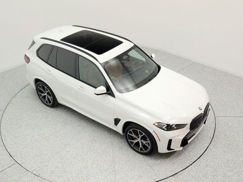 Used 2024 BMW X5 xDrive40i w/ M Sport Package AWD/4WD image 25
