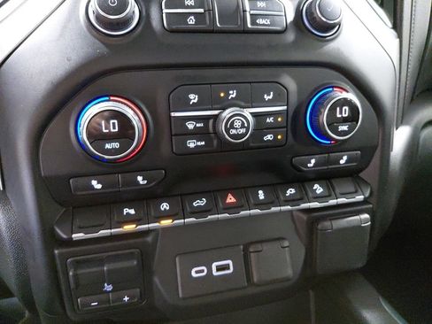 Certified 2020 Chevrolet Silverado 1500 RST AWD/4WD image 30