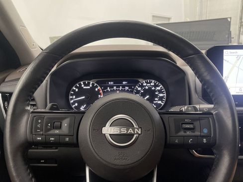 Used 2023 Nissan Rogue SL w/ SL Premium Package image 18