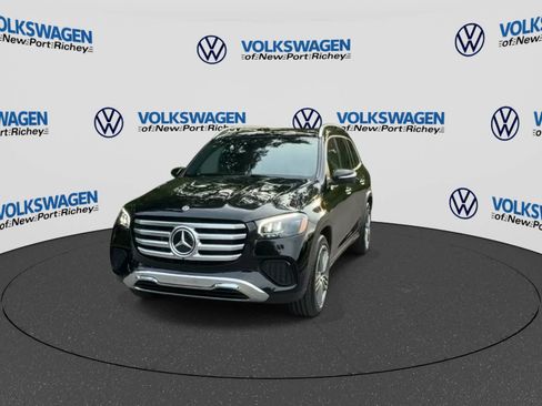 Used 2025 Mercedes-Benz GLS 450 4MATIC image 3