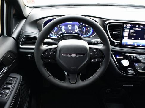 New 2026 Chrysler Pacifica Select w/ S Appearance Package FWD image 34