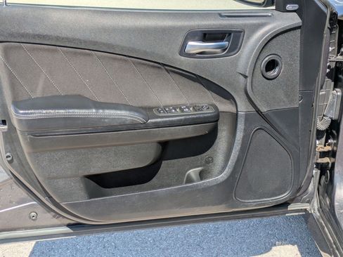 Used 2022 Dodge Charger R/T w/ Blacktop Package image 11