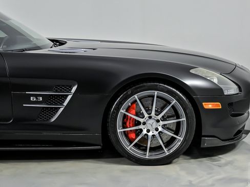 Used 2012 Mercedes-Benz SLS AMG Coupe image 15