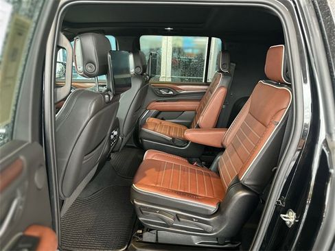Used 2023 GMC Yukon XL Denali Ultimate image 24