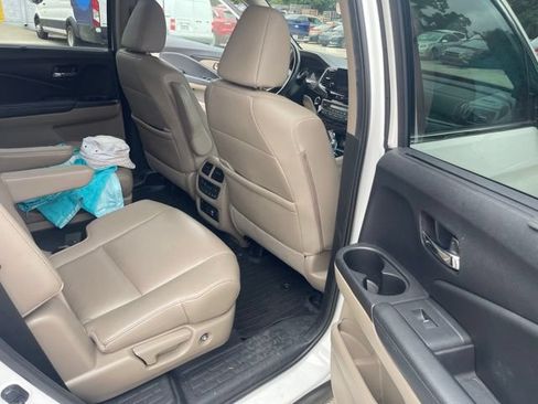 Used 2020 Honda Pilot Touring image 32