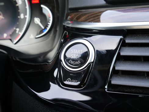 Used 2019 BMW 540i image 26