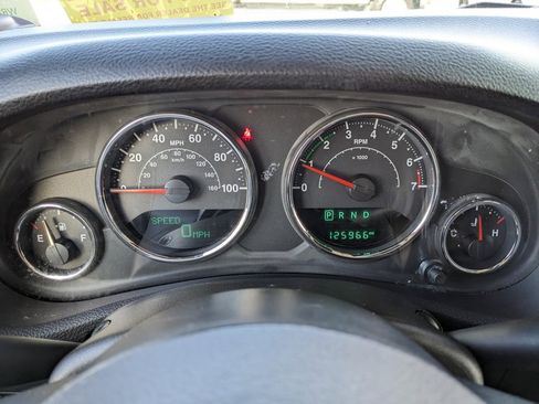 Used 2017 Jeep Wrangler Unlimited Sahara w/ Connectivity Group image 22