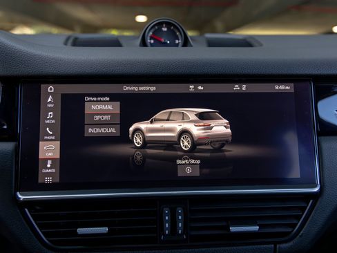 Certified 2021 Porsche Cayenne AWD/4WD image 39