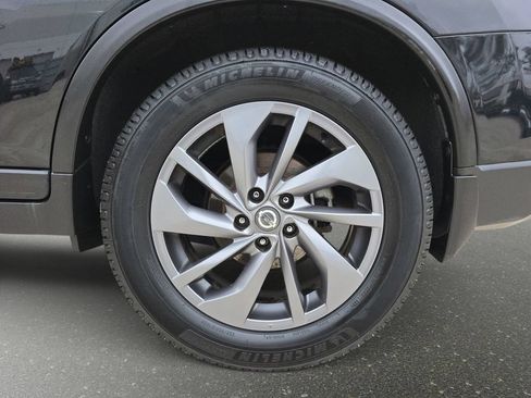 Used 2016 Nissan Rogue SL w/ SL Premium Package FWD image 35