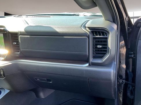 Used 2025 GMC Sierra 1500 SLT image 27