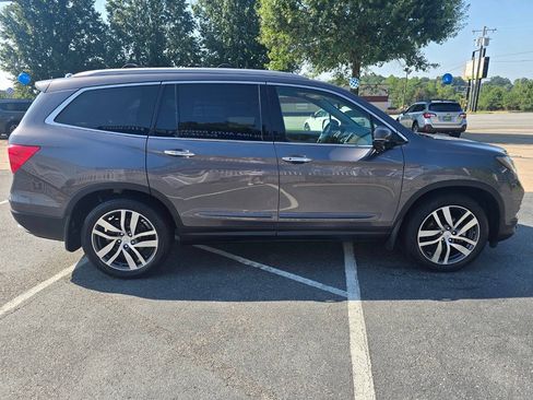 Used 2017 Honda Pilot Touring image 6