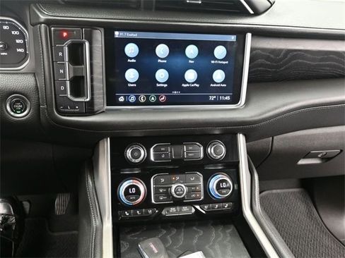 Used 2021 GMC Yukon Denali w/ Denali Premium Package image 12