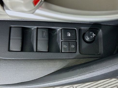 Used 2020 Toyota Corolla LE image 20