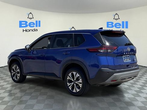 Used 2022 Nissan Rogue SV FWD image 3