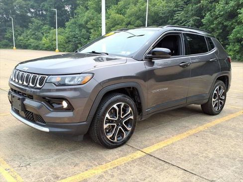 Used 2023 Jeep Compass Limited AWD/4WD image 4