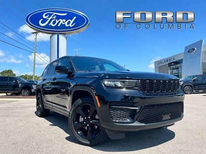 Used 2025 Jeep Grand Cherokee Altitude