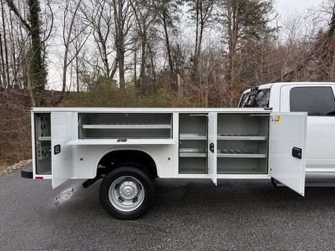 New 2026 RAM 5500 Tradesman AWD/4WD image 6