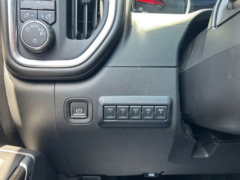 Used 2022 Chevrolet Silverado 2500 LT AWD/4WD image 42