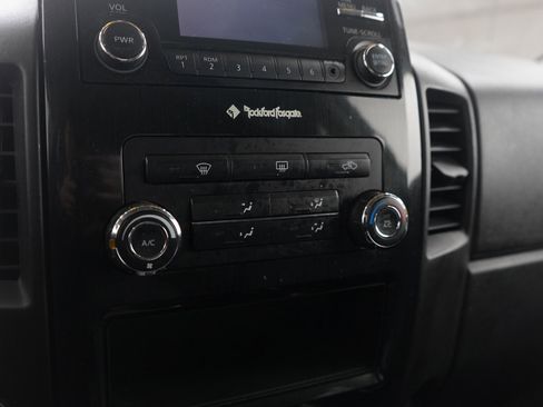 Used 2014 Nissan Titan SV w/ SV Premium Utility Package image 28