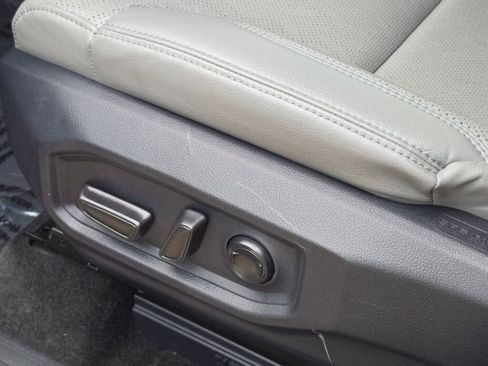 Used 2023 Toyota Tundra Limited AWD/4WD image 19
