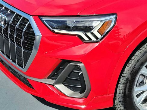 Certified 2025 Audi Q3 2.0T Premium w/ Convenience Package AWD/4WD image 10