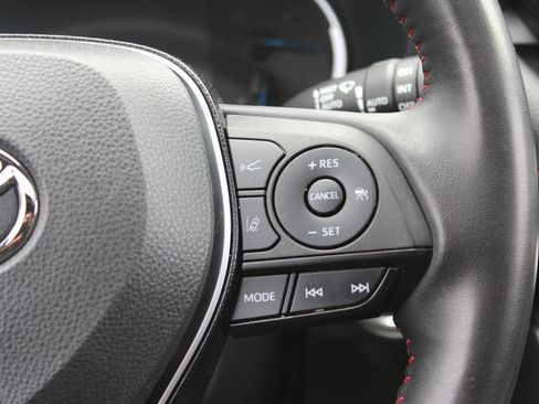 Used 2022 Toyota RAV4 SE w/ Weather & Moonroof Package AWD/4WD image 17