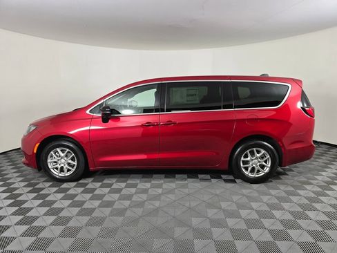 New 2026 Chrysler Voyager LX image 7