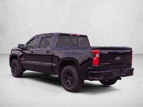 Used 2018 Chevrolet Silverado 1500 LTZ Z71 w/ Midnight Edition AWD/4WD image 5
