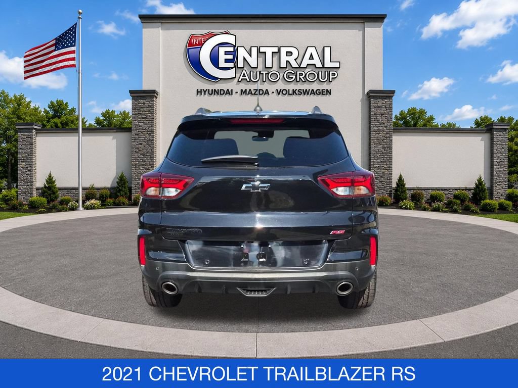 Used 2021 Chevrolet TrailBlazer RS w/ Sun and Liftgate Package AWD/4WD image 7