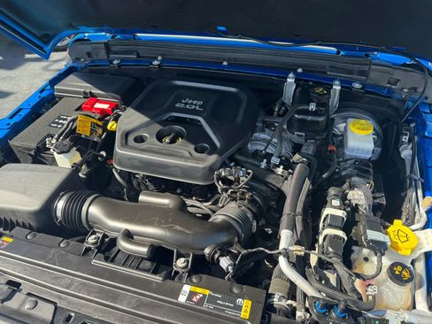 Used 2022 Jeep Wrangler Unlimited Sahara image 16