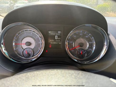 Used 2014 Chrysler Town & Country Touring FWD image 8
