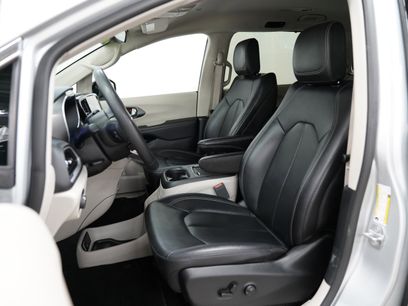 Used 2024 Chrysler Pacifica Touring-L