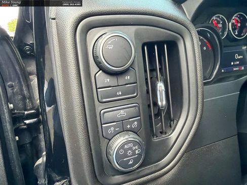 Used 2022 Chevrolet Silverado 2500 Custom w/ Custom Value Package AWD/4WD image 13