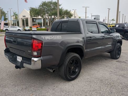 Used 2018 Toyota Tacoma TRD Off-Road image 5