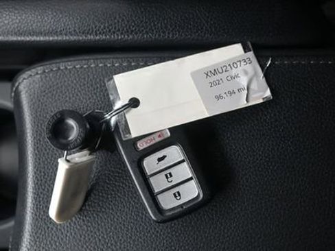 Used 2021 Honda Civic Sport image 9