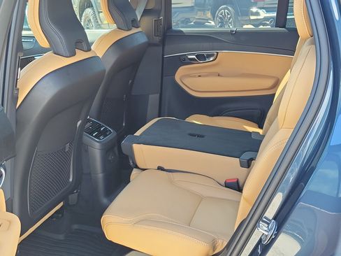 Used 2025 Volvo XC90 T8 Ultra w/ Protection Package Premier image 15