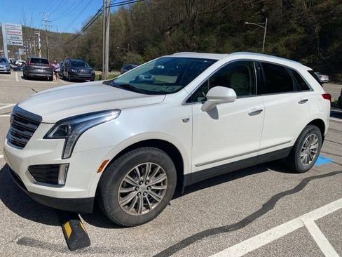 Used 2018 Cadillac XT5 Luxury w/ Driver Awareness Package AWD/4WD image 2