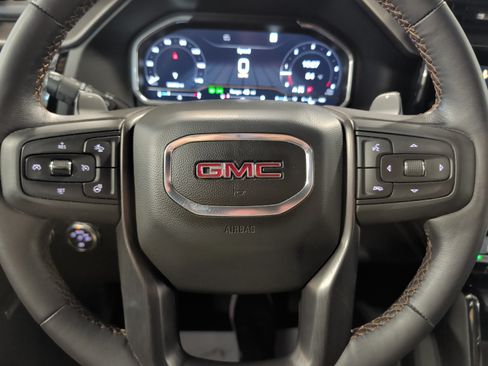 Used 2022 GMC Sierra 1500 AT4 w/ AT4 Premium Package AWD/4WD image 9