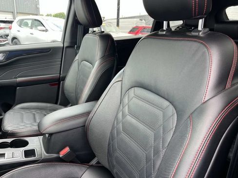 Certified 2023 Ford Escape ST-Line Elite w/ Premium Technology Package AWD/4WD image 28