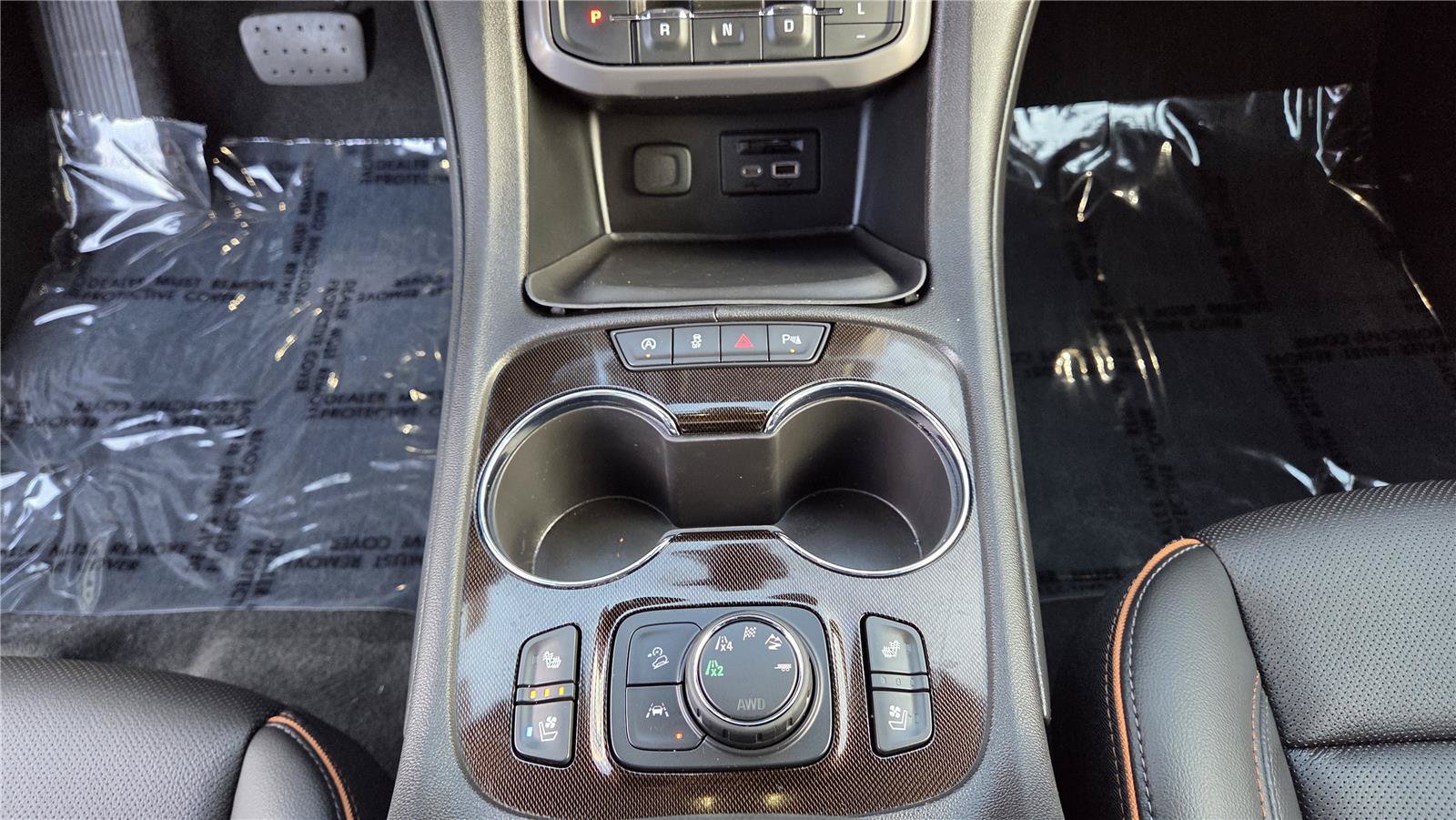 Used 2023 GMC Acadia AT4 w/ Technology Package AWD/4WD image 24